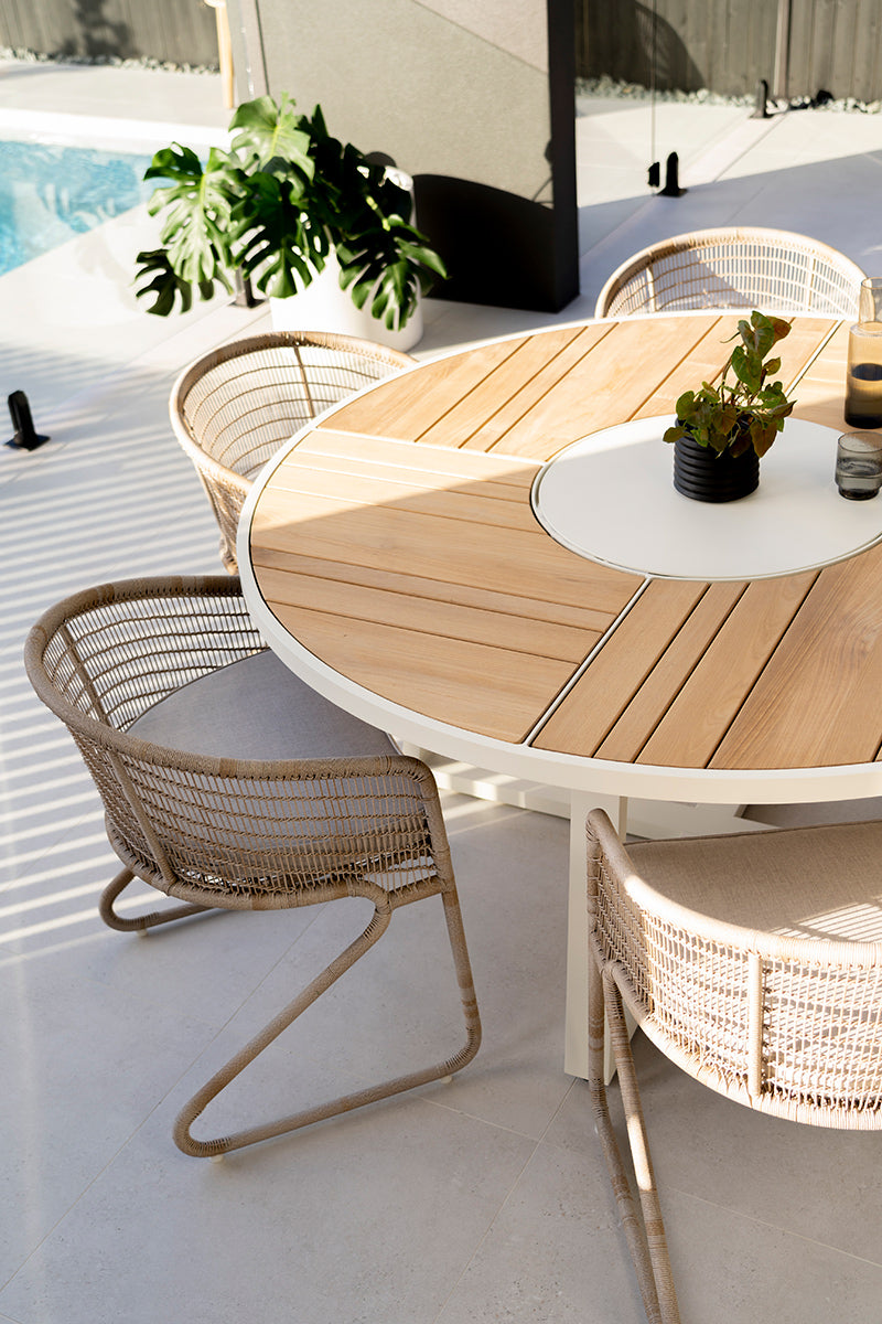 Fraser Outdoor Round Dining Table – 1.6m – White Pearl Powder Coated Legs