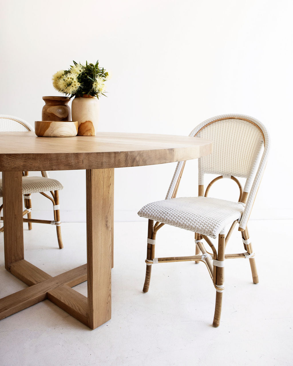 St Albans American Oak Round Dining Table