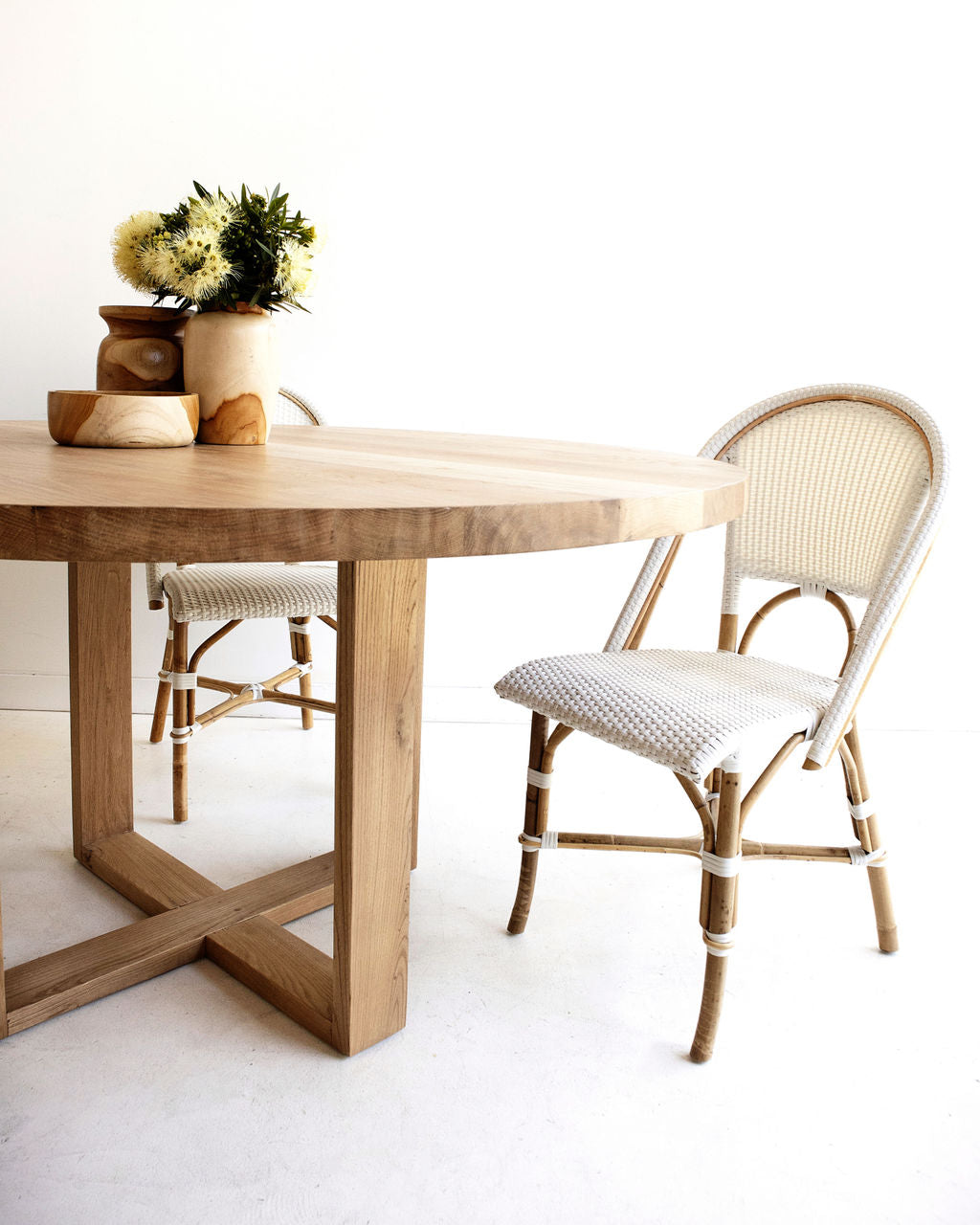 St Albans American Oak Round Dining Table