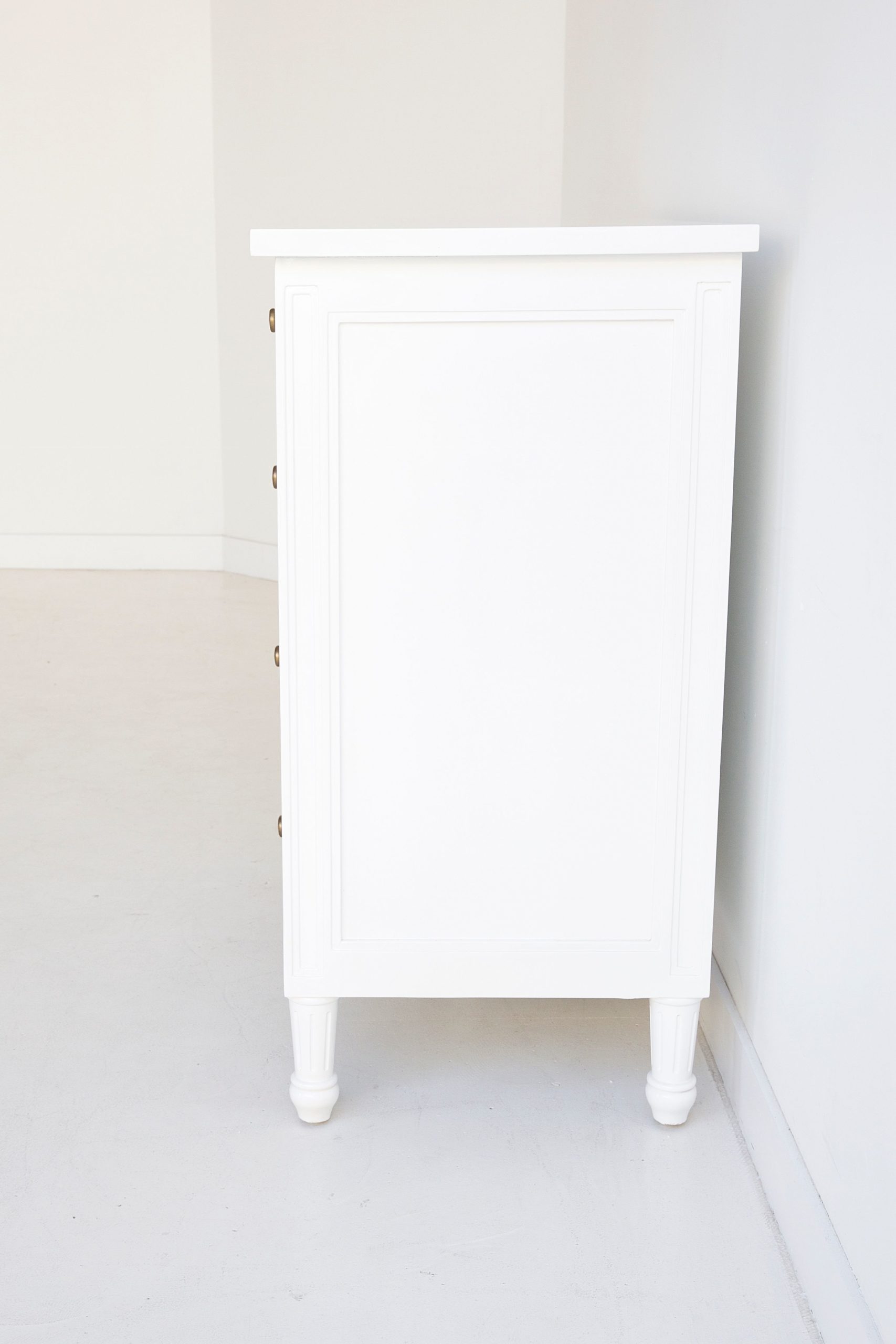 Vaucluse Mahogany Dresser – White – 5 Drawer