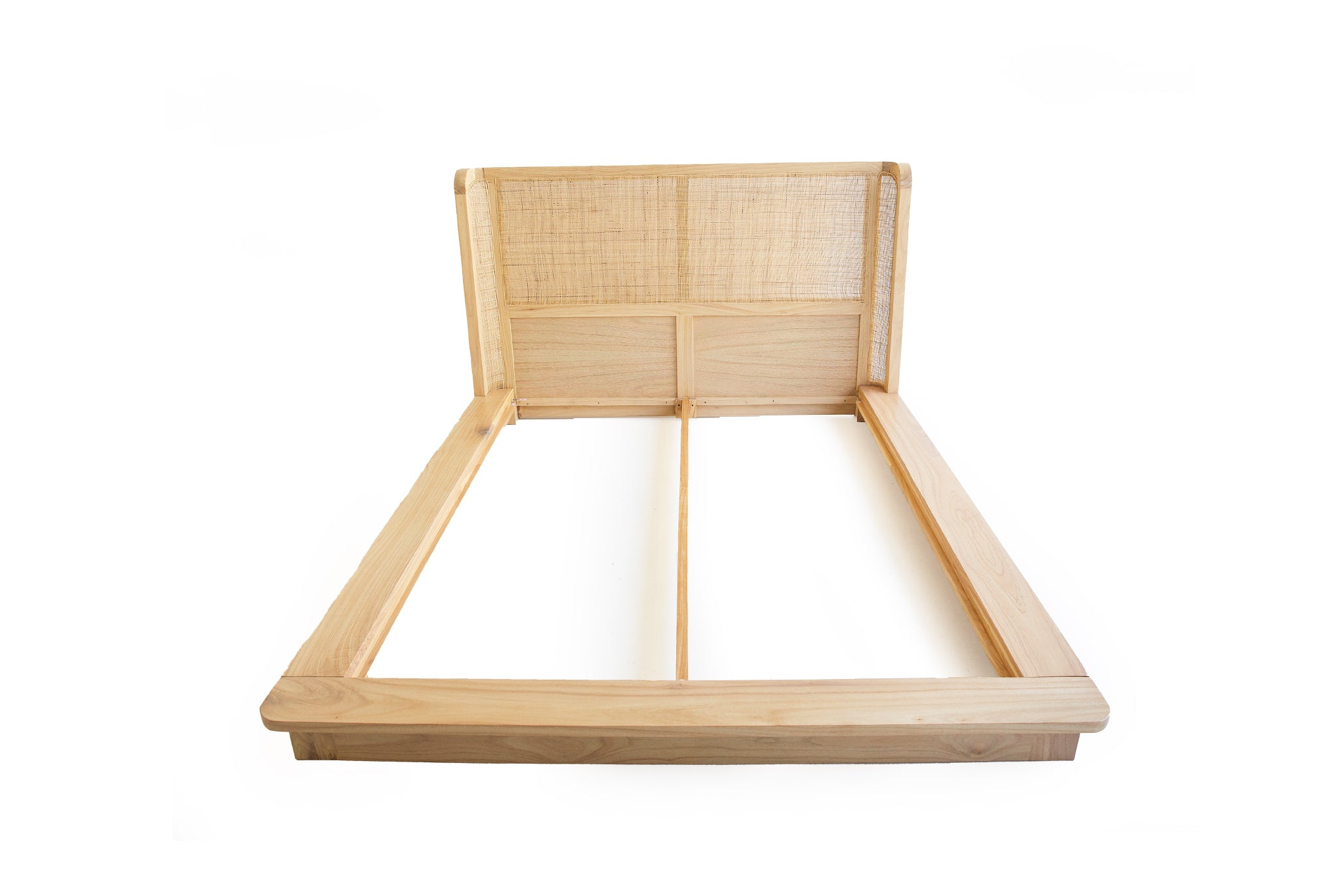 Yasawa White Cedar & Rattan Bed – Super King Size